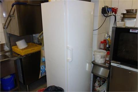 1 Kühlschrank 