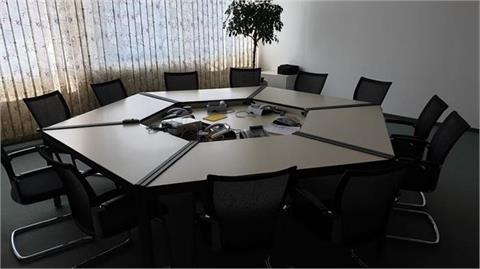1 Tischgruppe für Besprechungsraum
